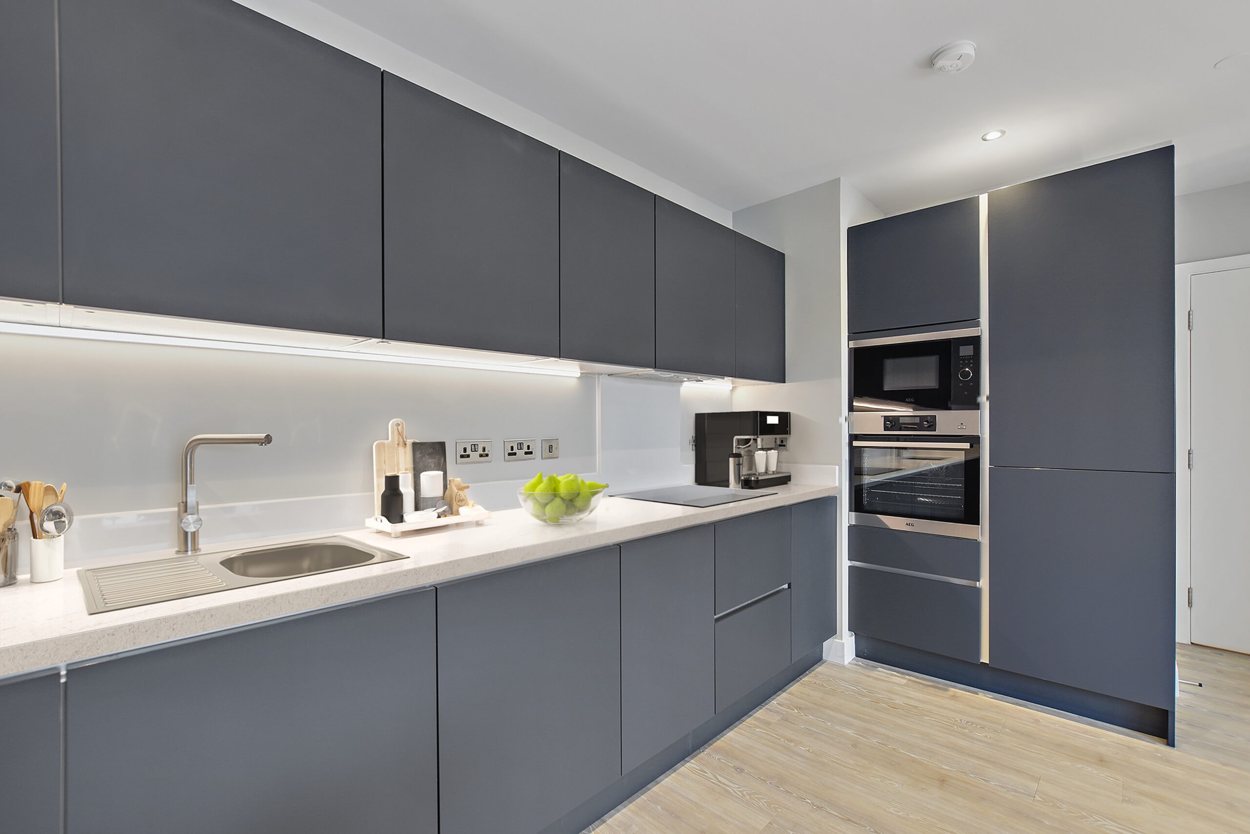 An interior image of a kitchen at the Lampton Parkside development by Notting Hill Genesis - available to buy through Shared Ownership on Share to Buy!