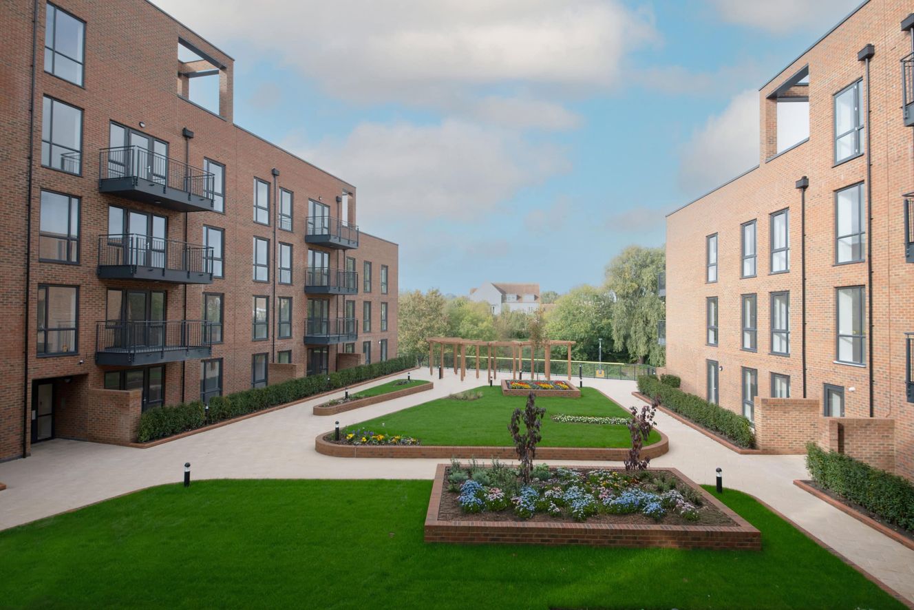 Hyde Riverside Square 04/06/25