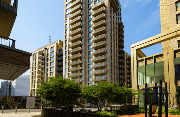 So Resi Oval Village